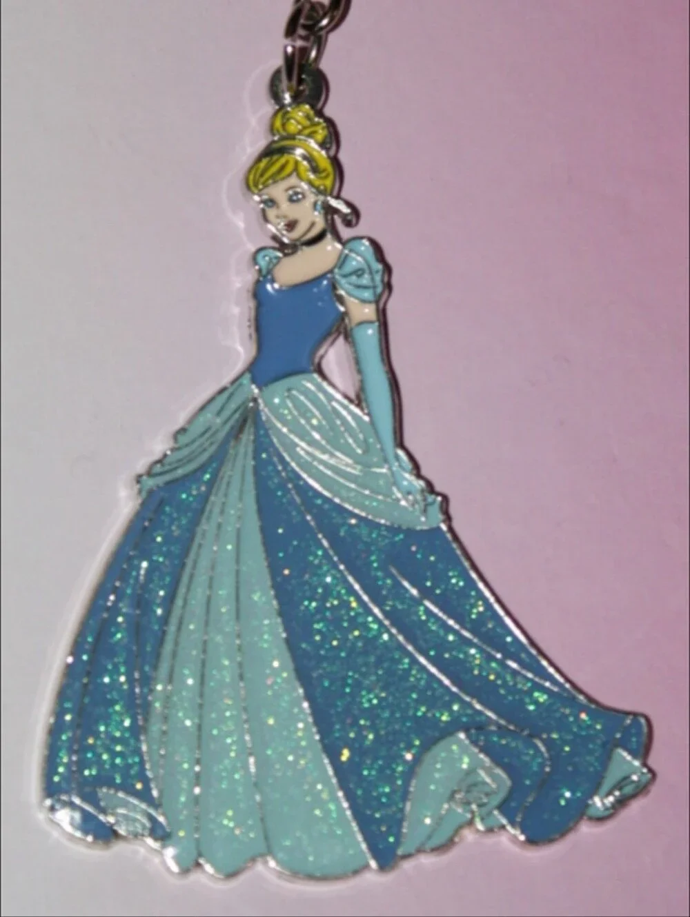 NWT Disney Collectable Metal Keychain - Cinderella